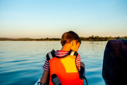 Mentőmellények gyerekeknek a Balatonnál